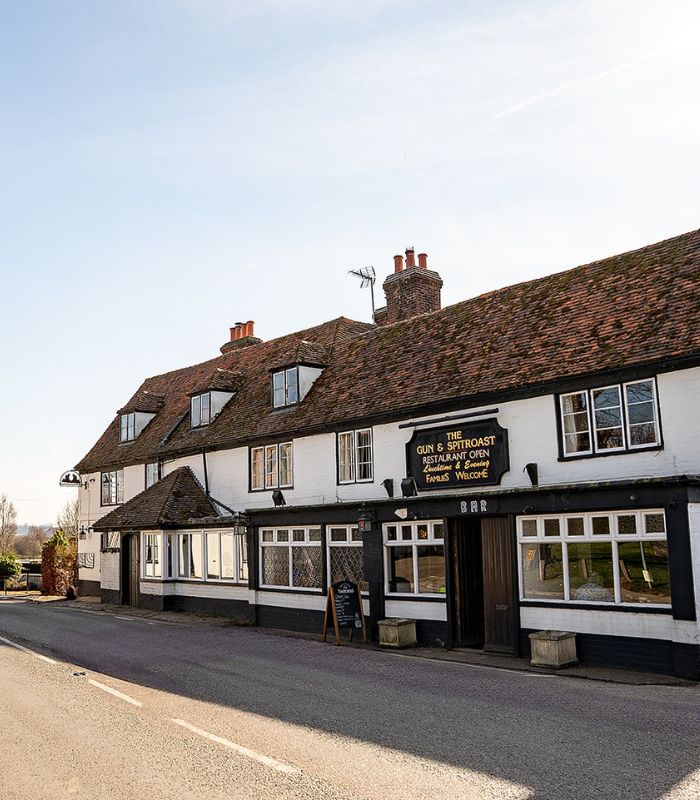 gun-and-spitroast Country pub