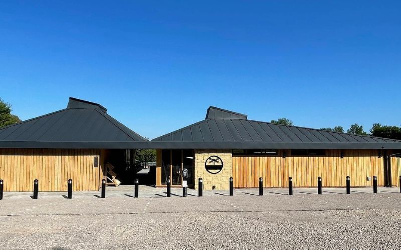 Dragonfly farm shop frontage 800×500 kk Frontage of Farm Shop