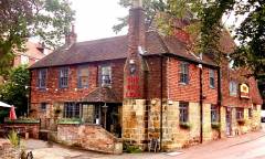 The Red Lion, Rusthall, beer garden